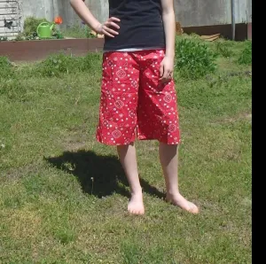 Girls Elastic Waist Red Bandana Print Culottes-Child Medium