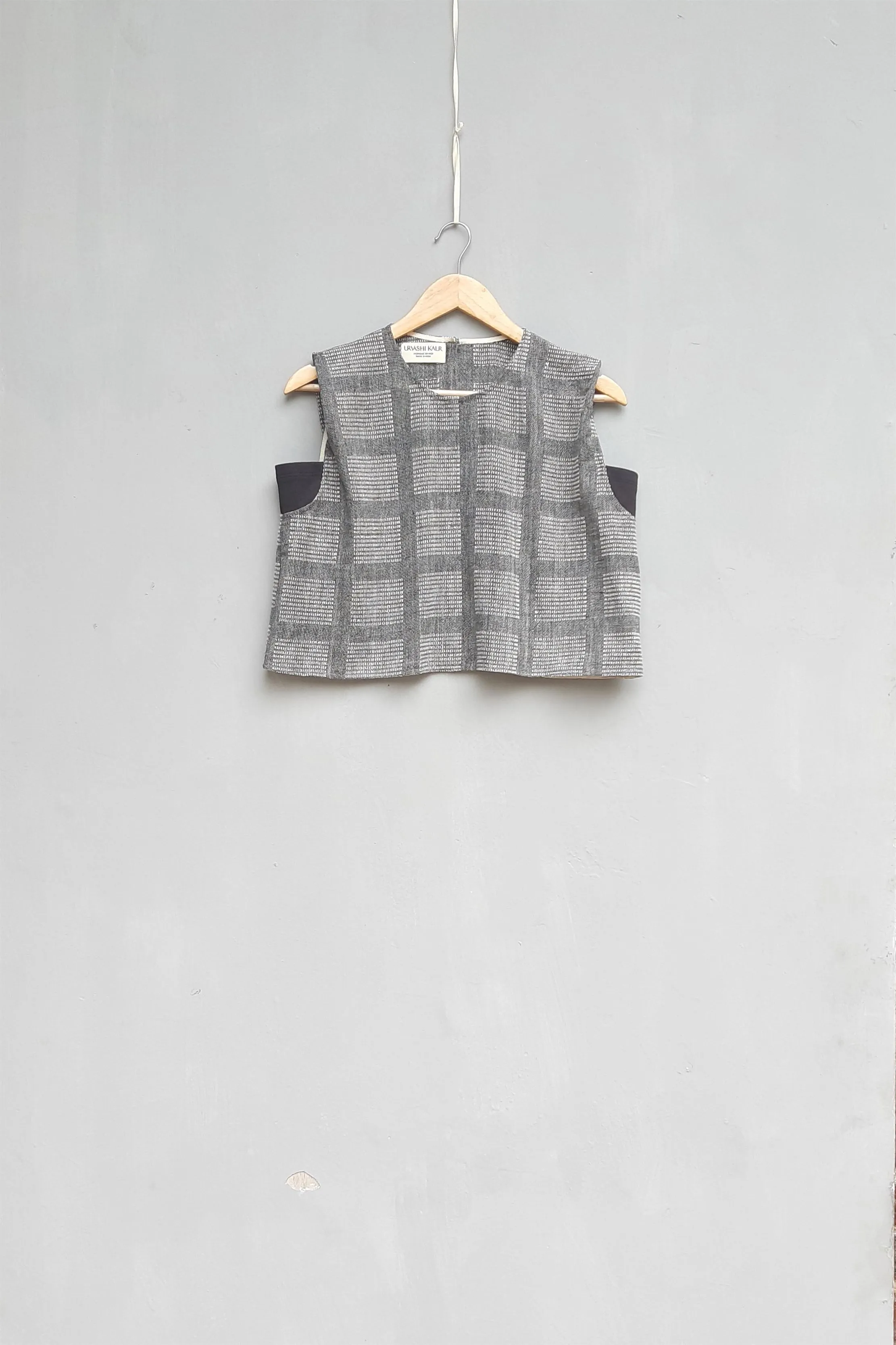 Urvashi Kaur   I   Mito BLOUSE FRIO handloom cotton and linen silk jersey slate TESSELLATE- 45
