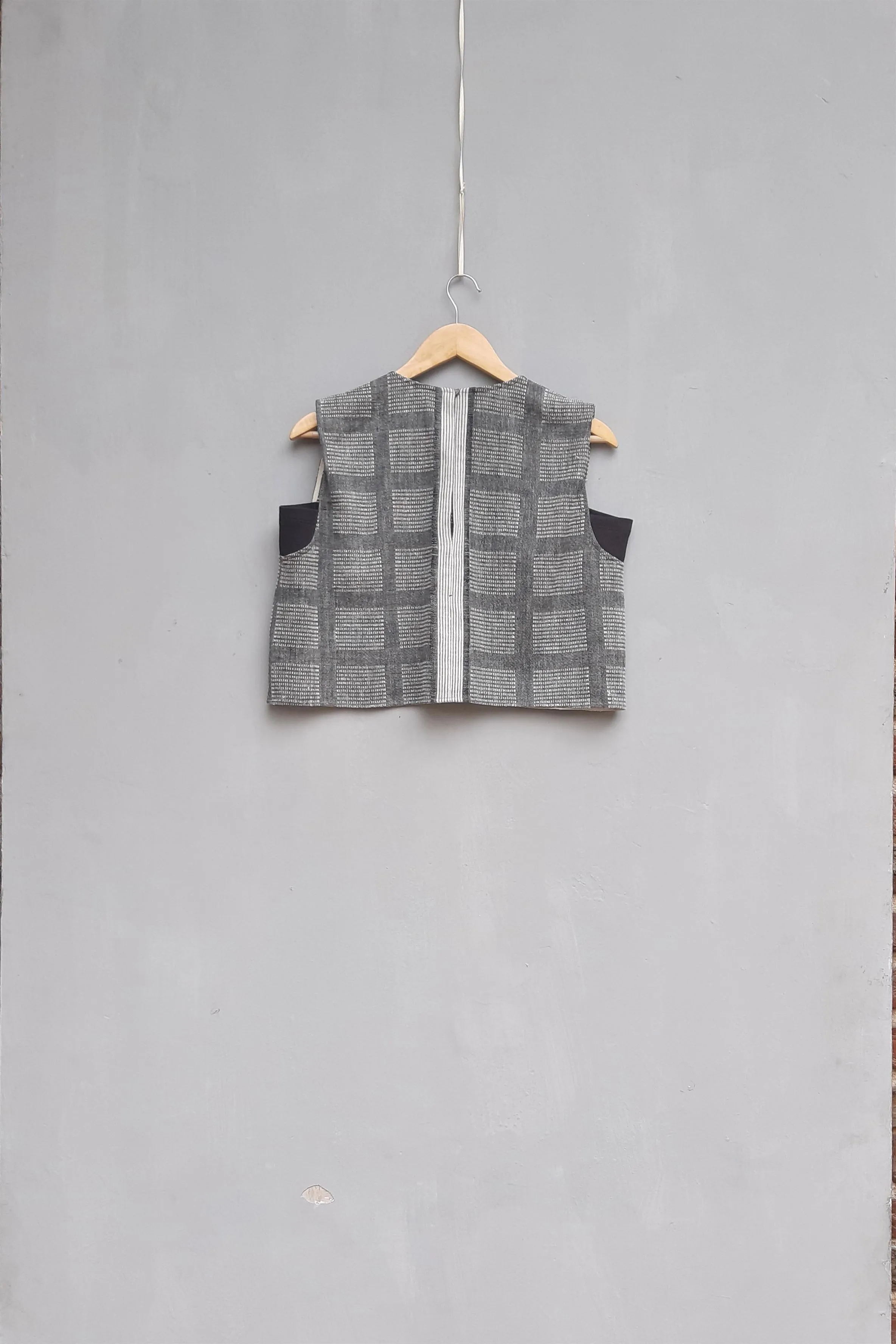 Urvashi Kaur   I   Mito BLOUSE FRIO handloom cotton and linen silk jersey slate TESSELLATE- 45